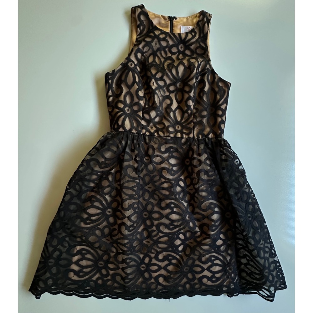 ML Monique Lhuillier Bridesmaids Black Lace Champagne Dress Size 4 Fits Like 2